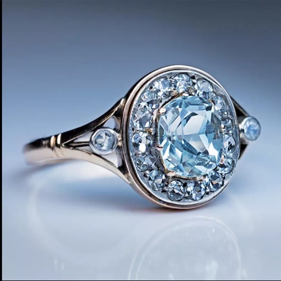 New Women’s Yellow Gold Light Blue Beautiful Ring - Picture 2 of 3